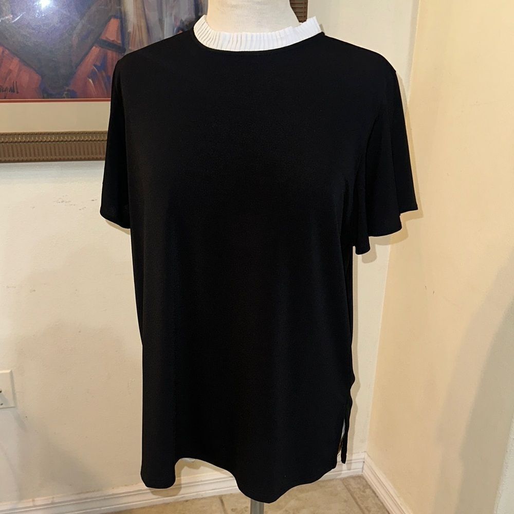 Adrianna Papell Black Short Sleeve Top w/ White Neckline Size XL